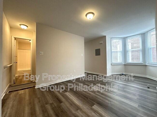 Foto del edificio - 3037 Frankford Ave