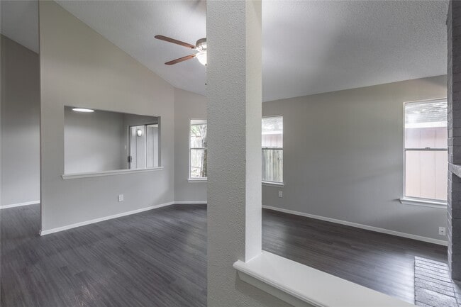 Building Photo - 3118 Lucida Ln