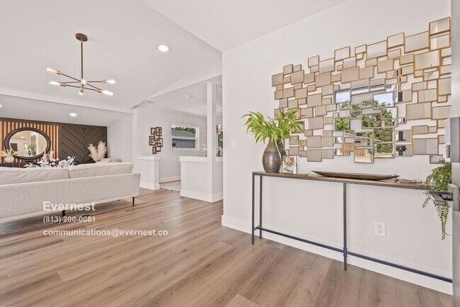 Foto del edificio - 5908 S Manhattan Ave