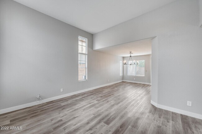 Building Photo - 7447 W Crest Ln