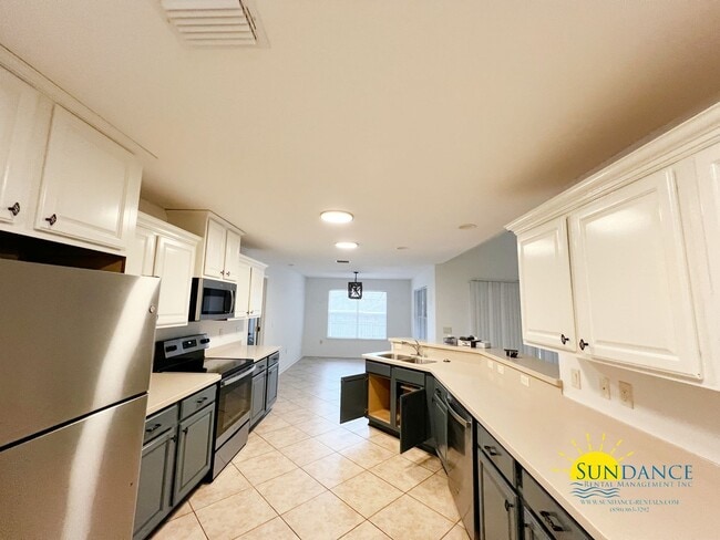 Foto del edificio - Custom details in this show stopping Crest...