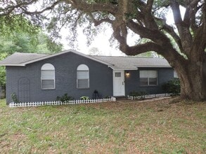 Building Photo - 603 N Crow Rd