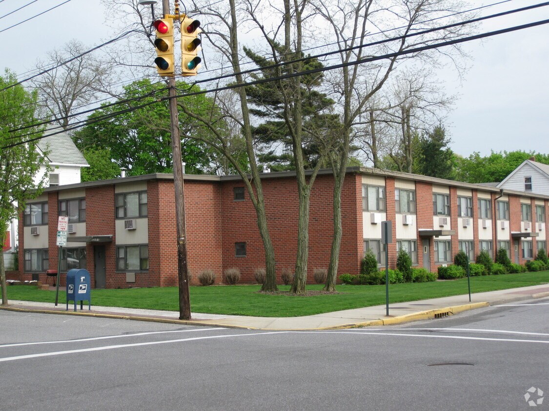 Building Photo - 72-76 Ireland Pl