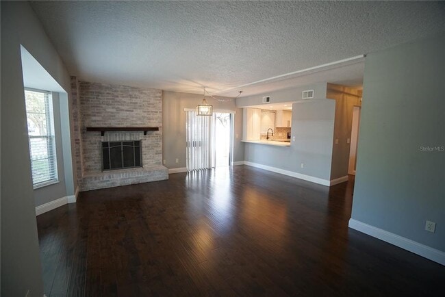 Building Photo - 3323 W Swann Ave