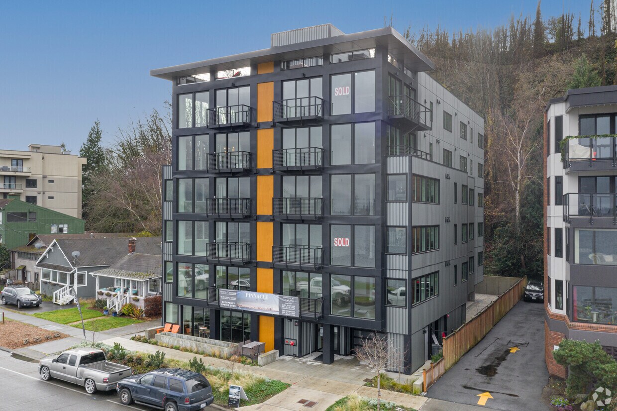 Building Photo - 1118 Alki Ave SW