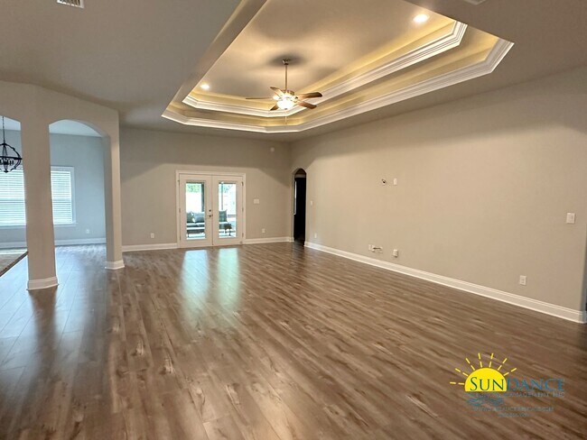 Foto del edificio - 5 Bedroom like new BEAUTIFUL Navarre home, call today!