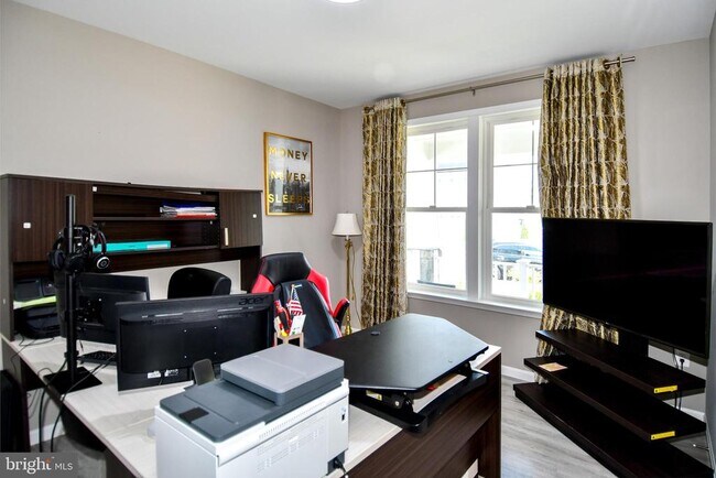 Foto del edificio - 7706 Colburn Dr