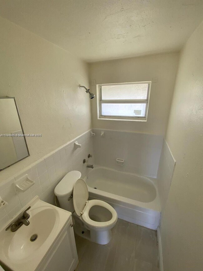 Foto del edificio - 11802 SW 212th St