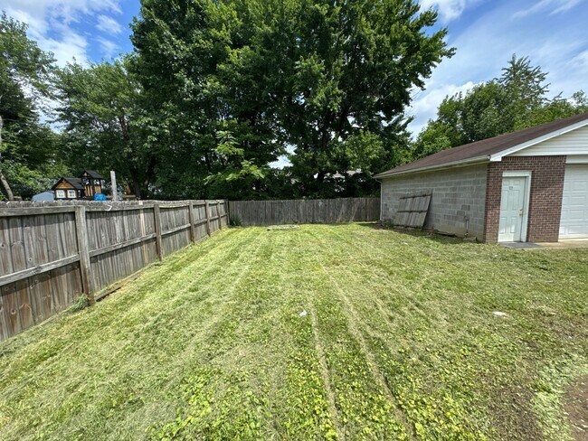 Building Photo - 9705 Turnpike View Dr