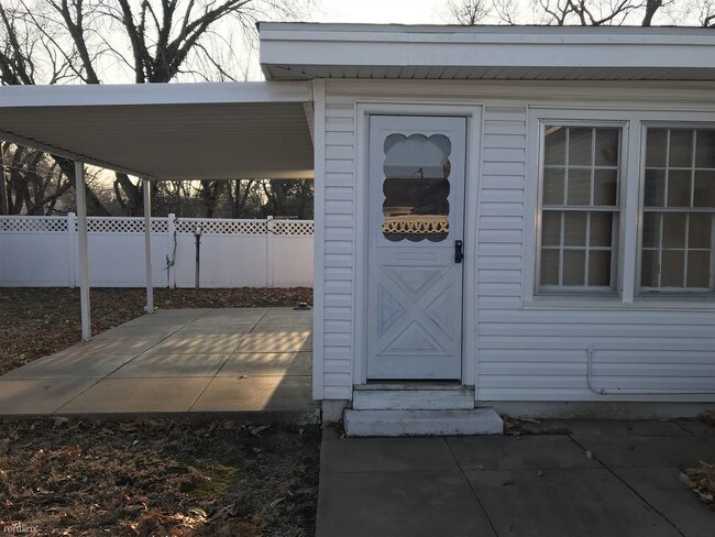 Building Photo - 2 br, 1 bath House - 2401 E Mesita St