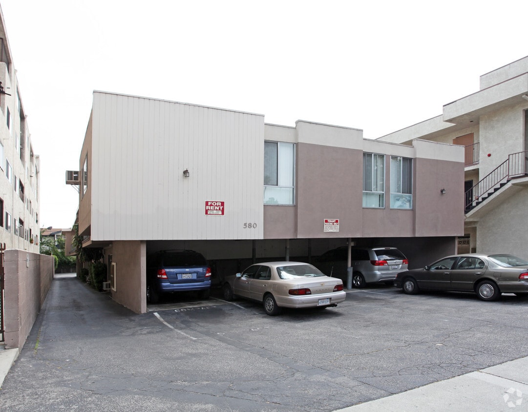 Foto del edificio - 580 W Stocker St