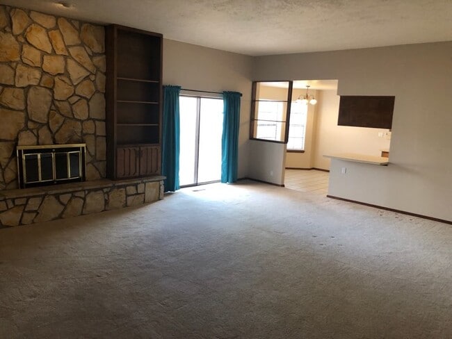 Building Photo - 12332 Los Arboles Ave NE
