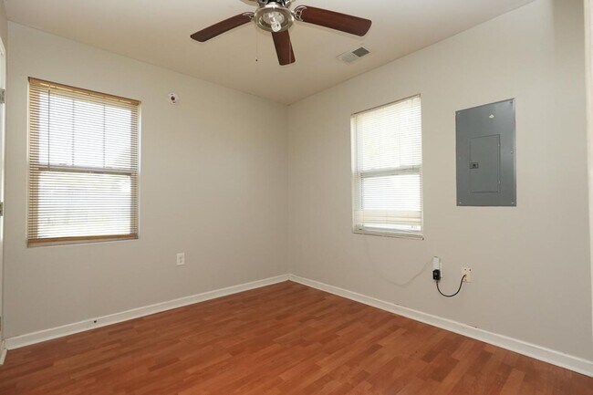 Foto del edificio - Coming Soon! 4 BR/2BA | Newly Renovated Single Family Home | Fenced backyard | In Cornelius!