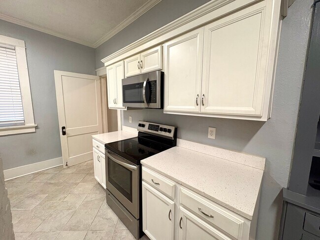 Building Photo - 333 Division Ave