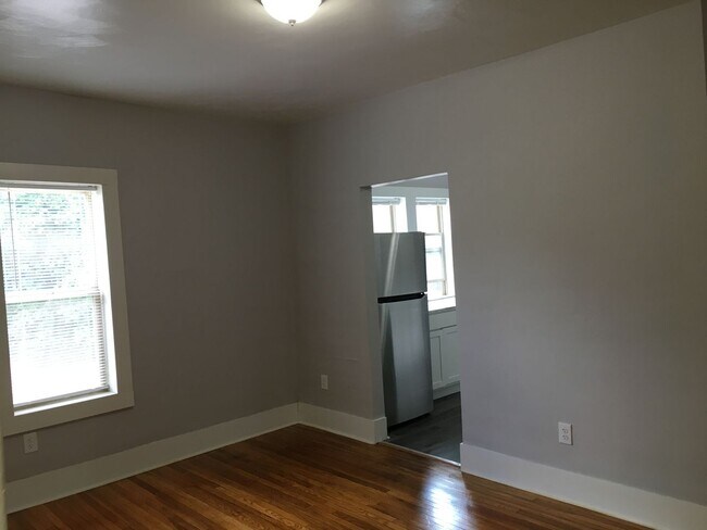 Foto del edificio - 16 Packard Ave SE