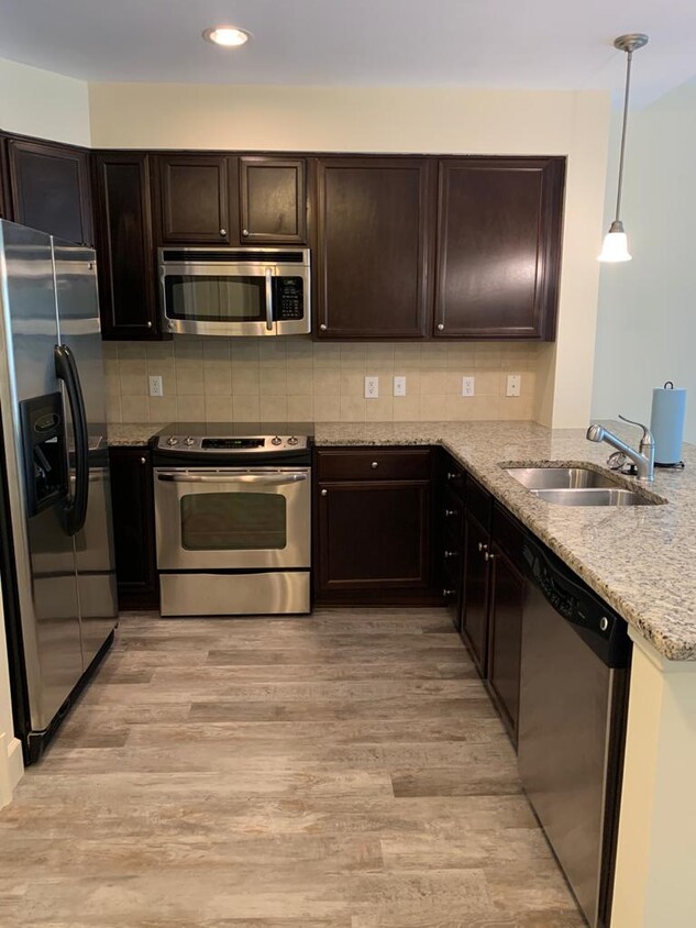 Foto principal - 200 River Vista Drive