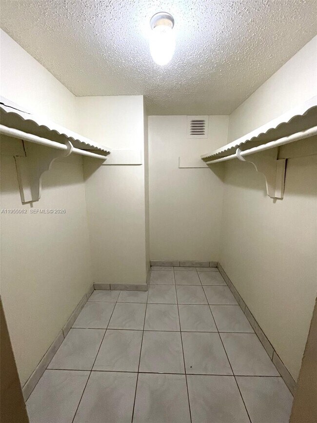 Foto del edificio - 4191 NW 41st St