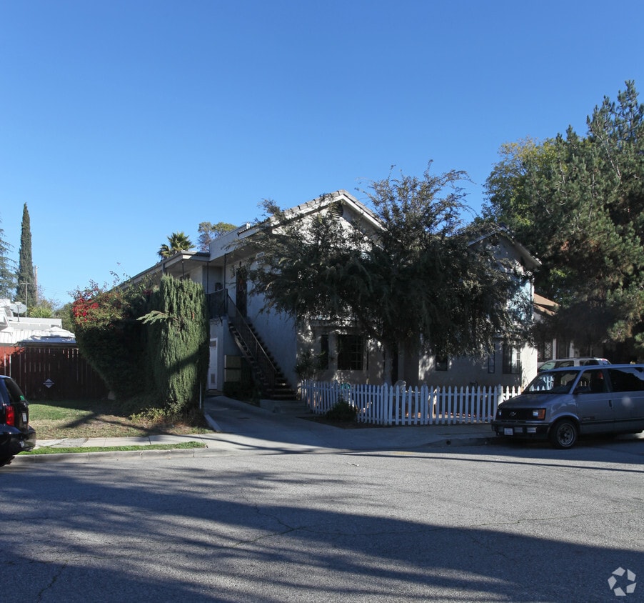 Building Photo - 5953 Hayes Ave