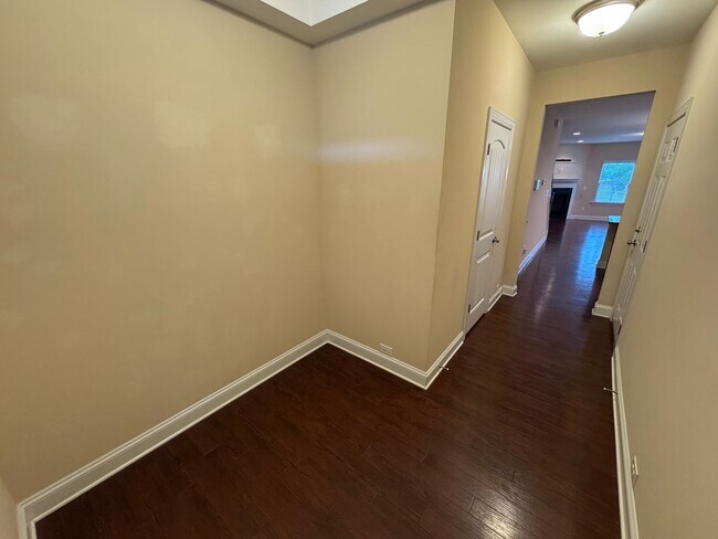 Building Photo - Spacious Durham Townhome Minutes from RTP ...