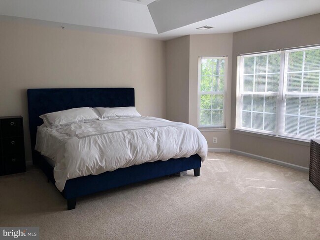 Building Photo - 44032 Delphinium Dr