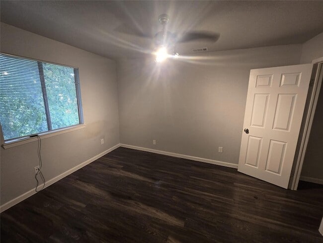 Building Photo - 7417 Vintage Hills Dr