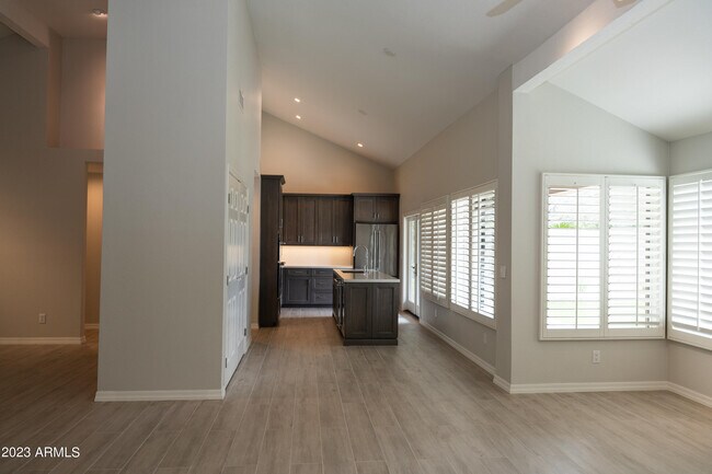 Building Photo - 11105 E Sahuaro Dr