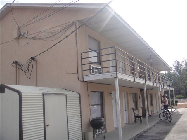 Building Photo - 988 SW Arlington Blvd