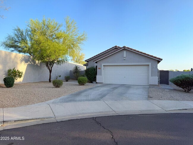 Foto del edificio - 17371 W Coyote Trail Dr