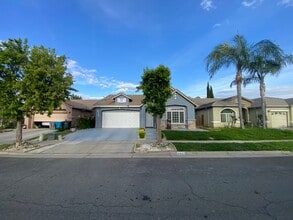 Building Photo - 686 Anna Dr