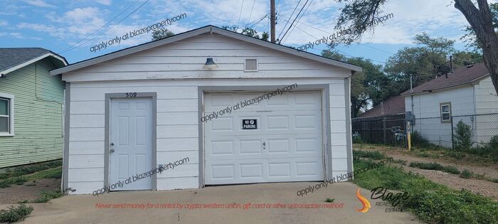 Foto principal - Small Commercial Shop for Rent - Available...