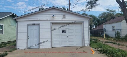Building Photo - 509 SE 13th Ave