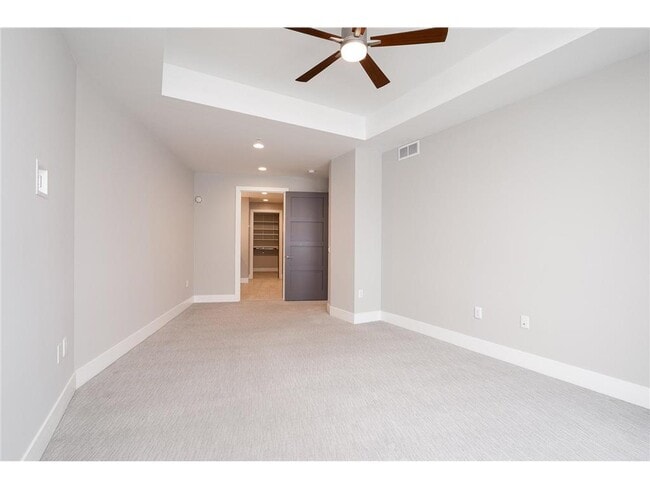 Foto del edificio - 2622 W Lake St