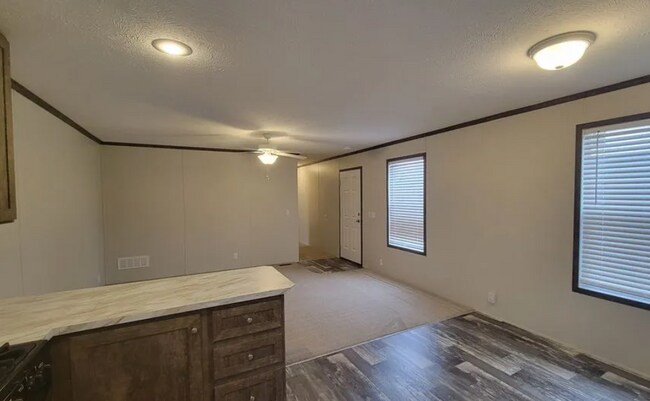 Foto del edificio - 900 Willow Ln