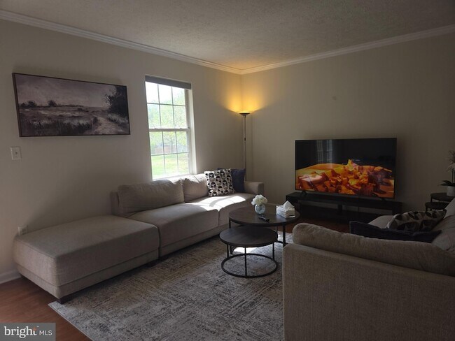 Foto del edificio - 206 Park Brook Ct