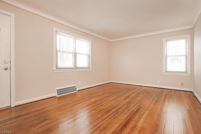 Building Photo - 21603 Hillgrove Ave
