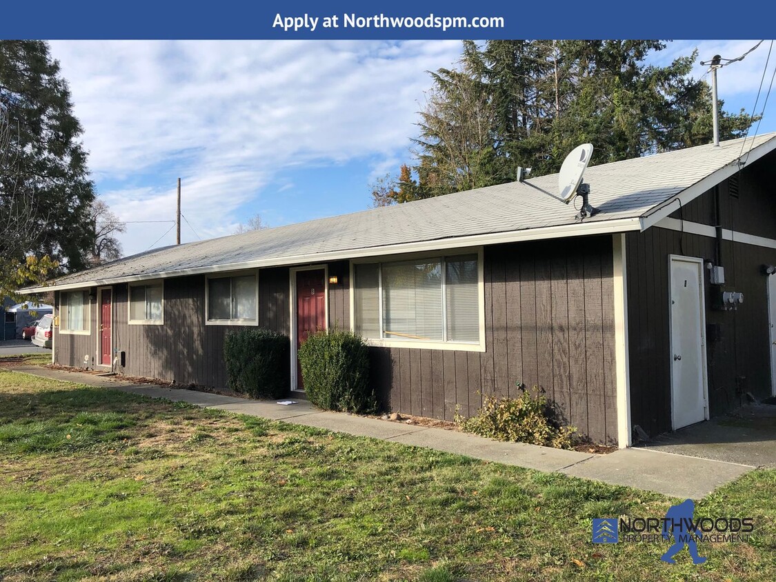 Foto principal - Nice 1 bedroom 1 bath in Grants Pass