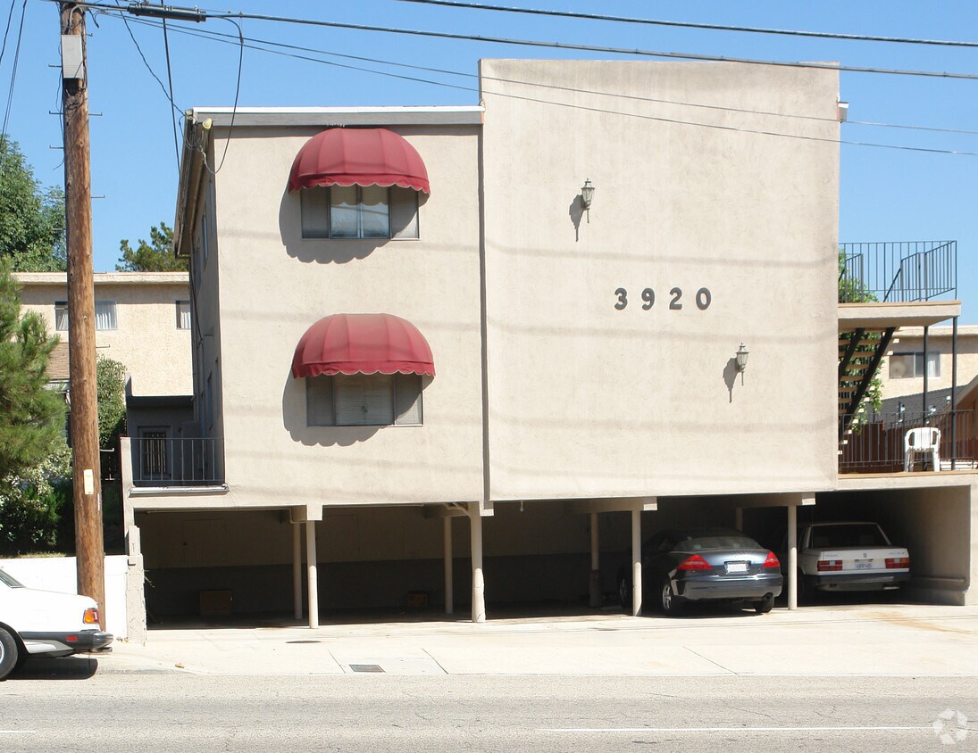 Building Photo - 3920 La Crescenta Ave