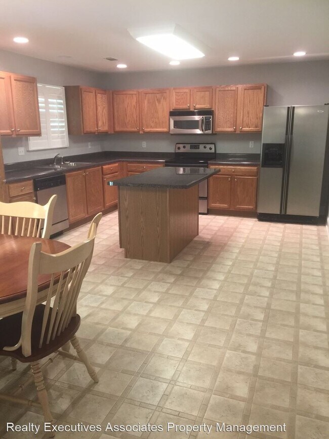 Building Photo - 3 br, 2 bath House - 1925 Rommel Drive