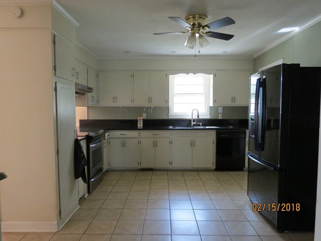 Building Photo - 135 Horseshoe Cove