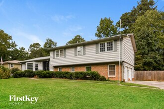 Building Photo - 3021 Wendwood Dr