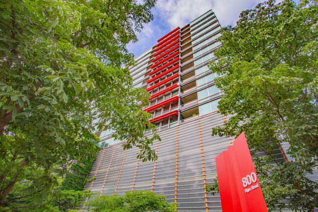 Building Photo - 800 Elgin Rd