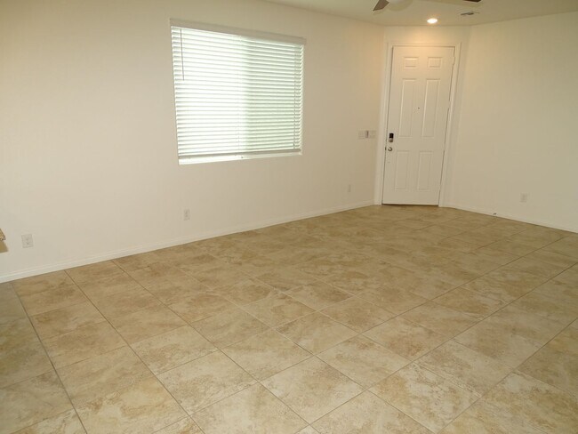 Building Photo - Beautiful 3 Bedroom Single Story West Vega...