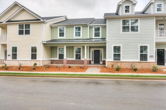 Building Photo - 3019 Stanhope Dr