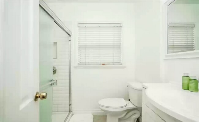Foto del edificio - 1375 S Cochran Ave