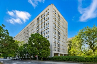 Building Photo - 1450 E 55th Pl