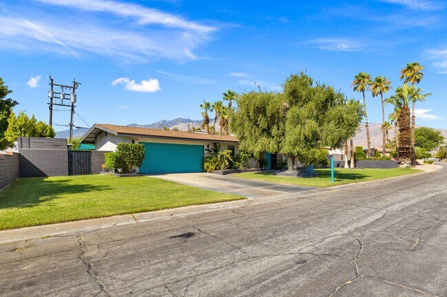 Building Photo - Stylish Fully Furnished Home in Palm Springs - Flexible lease terms