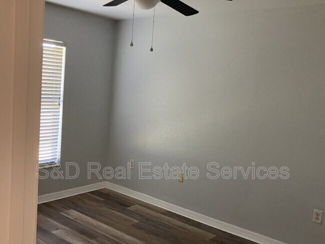 Foto del edificio - 5527 Gaur Ln