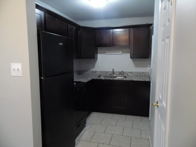 Foto del edificio - 2157 Cypress Dr