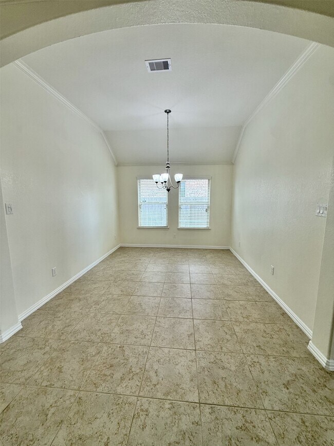 Foto del edificio - 2704 Camden Hills Ln