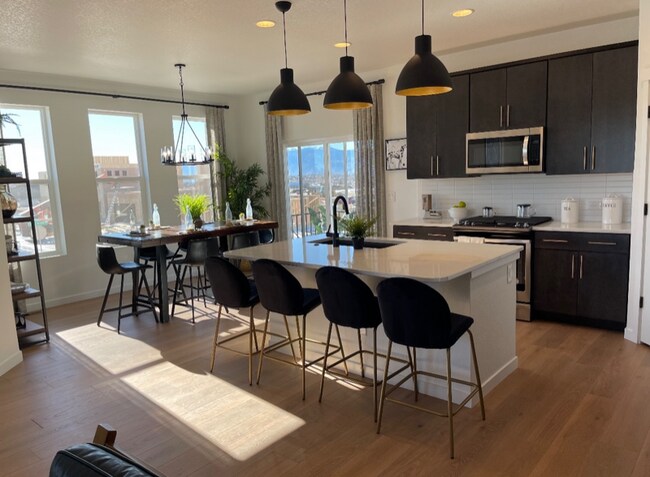 Building Photo - 6035 Spring Breeze Dr